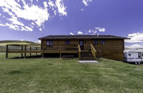 Harrison House | Secluded Cabin Rental for a Peaceful Vacation in Montana