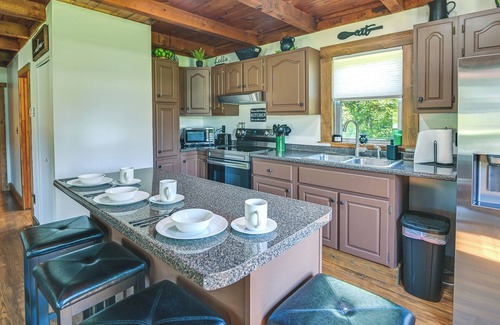 Campton Cabin | Secluded Campton Cabin w/Views & Cozy Fireplace!