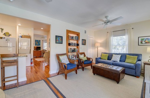 Old Town Condo | Secluded Casa - Spacious Apartment, Overlooks Pool & Garden.