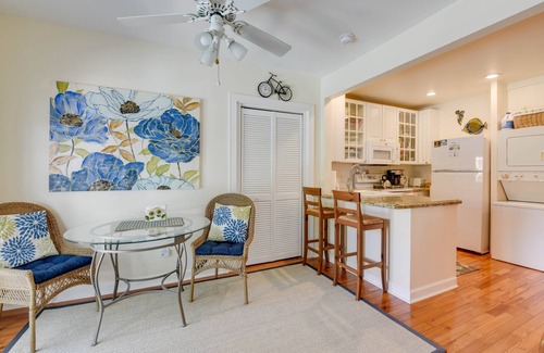 Old Town Condo | Secluded Casa - Spacious Apartment, Overlooks Pool & Garden.