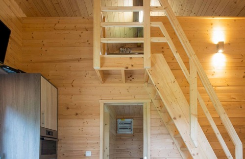 Commanster Ski Chalet | Secluded Chalet in Rogery