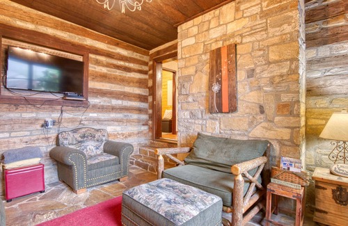 Bryson City Cottage | Secluded cottage in quiet, walkable location with WiFi, fire pit, grill & deck
