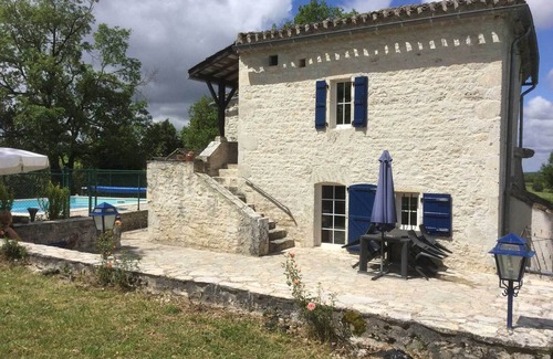 Bouloc House | Secluded country house near Lauzerte for 4 people with private pool