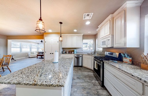 Fredericksburg House | Secluded, Dog-Friendly Getaway w/Beautiful Views, a Large Yard, & Free WiFi