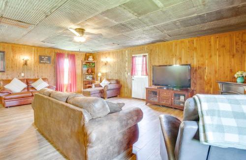Everton House | Secluded Everton Retreat with Ozark Mountain Views!