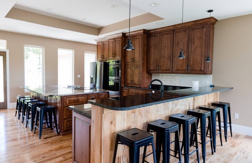 Lake Ozark House | Secluded Family Resort Sleeps 25 people! Handicap accessible! Private Beach!nn