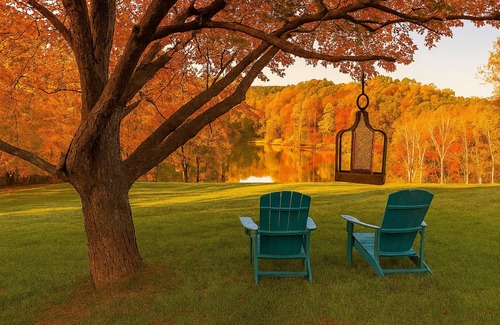 Logan House | Secluded & Fancy Lake House. Free kayaks & canoe!