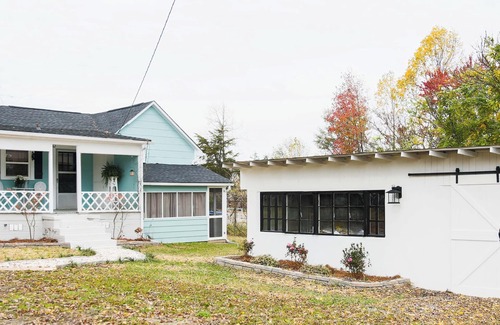 Kernersville House | Secluded Home 2BDR/1BATH KING & 2QUEEN Beds Sleeps 6 Long Term & Pets OK