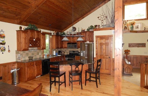 The Galena Territory House | Secluded home nestled in the trees, WIFI