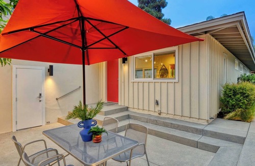 La Jolla Shores Cottage | Secluded La Jolla Shores Mid-Century Modern, Steps To Beach,n5 Star Reviews!