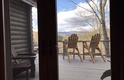 Ferguson Cabin | Secluded log cabin, view, hot tub, 1G internet, WiFi, decks, fire table