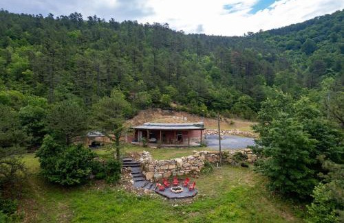 Stanley House | Secluded Lux Bunker Hot Tub, Views & Trails