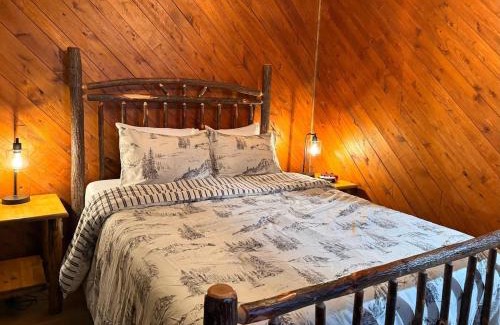 South Bloomingville House | Secluded, Luxuriously Remodeled, Gaming, Hot Tub!