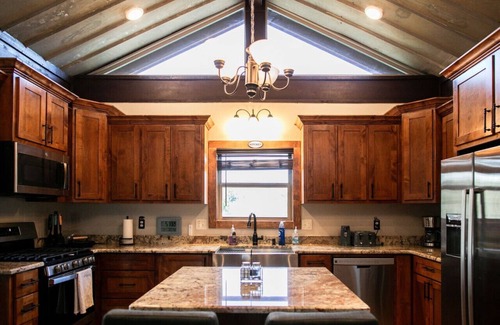 Belton Cabin | Secluded Luxury Log Cabin On 5 Acres With Game Room