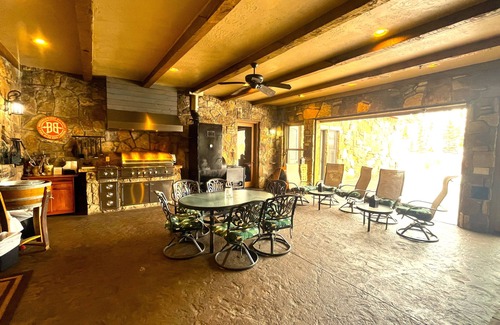 Breckenridge Villa | Secluded Luxury Villa 26 guests - 11 bd/10.5 ba, conference rm, racquetball ct