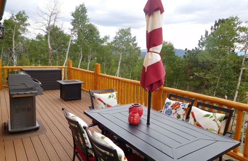 Como Cabin | Secluded mountain cabin in the woods