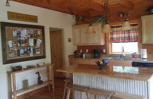 Bryson City Cabin | Secluded Mountainside Cabin, Close to Town, No 4 wheel drive needed! Hot Tub!