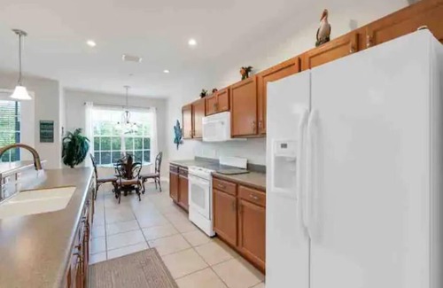 Majestic Palms Condo | Secluded Oasis, Gated Community with Pool