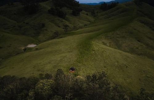 Gloucester Tops House | Secluded Off-Grid Cabin Valley View - Pet Friendly - Sufjan
