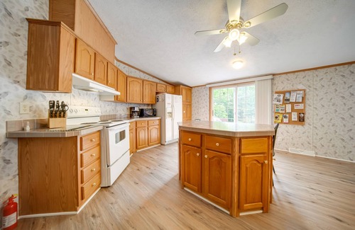 Dorset House | Secluded Ohio Getaway on 65 Acres!