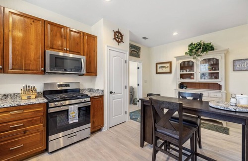 Cedar Key Apartment | Secluded Old Florida Retreat – Waterfront with Kayaks and Bikes