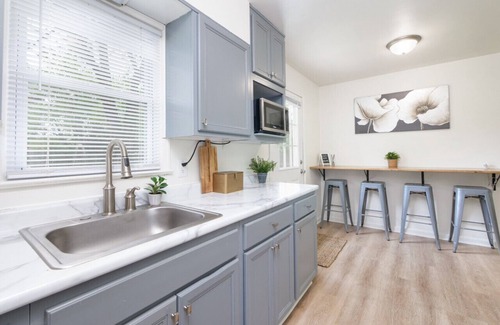 Parma Heights Apartment | Secluded & Renovated Home With Backyard & Hot Tub!
