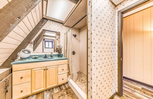 Ruidoso Cabin | Secluded Ruidoso Cabin w/ Hot Tub & Fireplace!