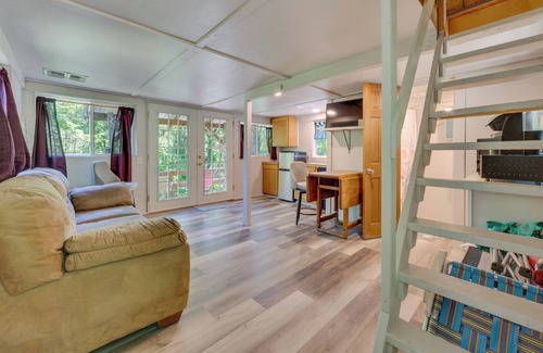 Booneville Cabin | Secluded St Charles Cabin w/Gas Grill + Fire Pit!