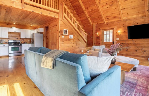 East Chatham House | Secluded w/Deck Views, Hot Tub, & Ping Pong | Hudson in the Berks by AvantStay