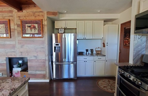 Twain Harte House | Secluded Woodland Escape with Panoramic Views