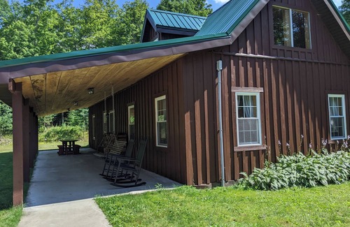 Andover Cabin | Secluded Woodland Retreat