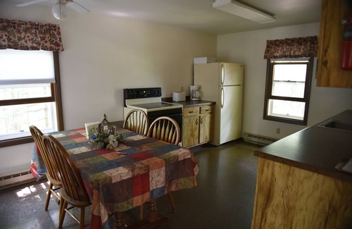 Rhinelander Cabin | Seclusion, water, and sand await your family.