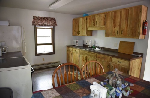 Rhinelander Cabin | Seclusion, water, and sand await your family.