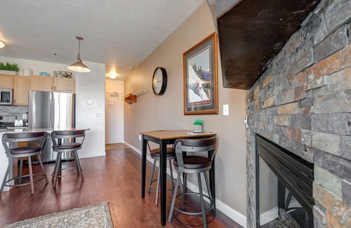 Park City Condo | Second-floor condo with mountain & lake views, pool, hot tubs, gym & fireplace