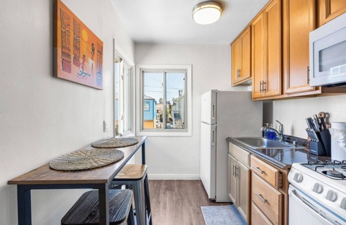 Central Mission Beach Apartment | Second Floor Studio in Mission Beach