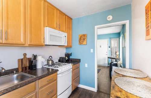 Central Mission Beach Apartment | Second Floor Studio in Mission Beach