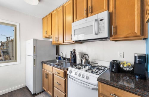 Central Mission Beach Apartment | Second Floor Studio in Mission Beach