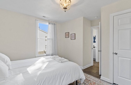 Portsmouth Apartment | Second Level 2 bedroom Portsmouth unit