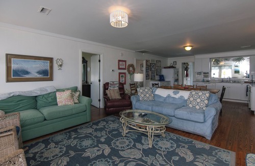 Edisto Island House | Second Row Classic w/Beach & Ocean Views from Sun Deck;Cable TV/WiFi;Minutes to Restaurants
