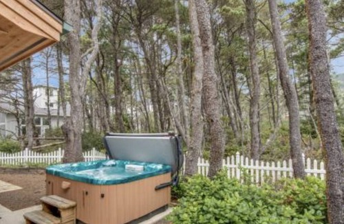 Rockaway Beach House | Seconds from the Beach, Spaciously Updated, Private Hot Tub, Perfect for Family
