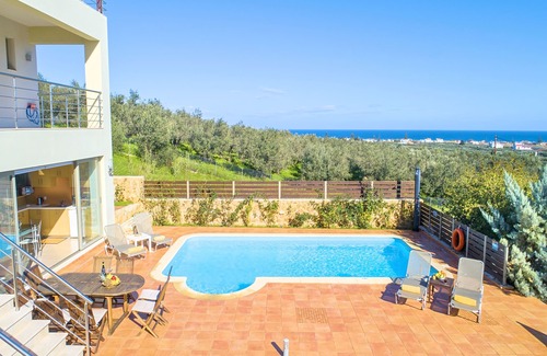 Skoutelonas Villa | Secret Escape Villa With Heated Pool