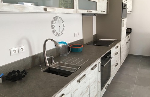 Arcachon Apartment | Secure new T3 with garden for 4 people + parking - near beach & town center
