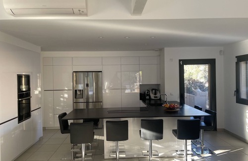 Est Villa | Secure Villa with Private Pool