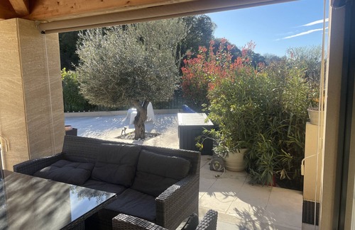 Est Villa | Secure Villa with Private Pool
