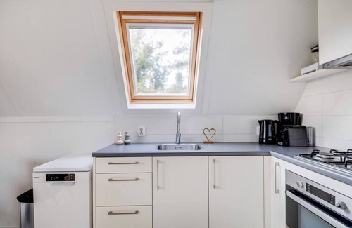 Zwiggelte House | Sedge Warbler I Cozy Cottage with Private Garden