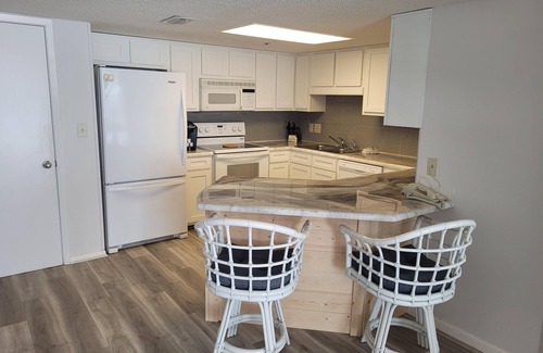 Ono Island Condo | See why this Condo is in High Demand! 3 Bedroom @ Phoenix IV