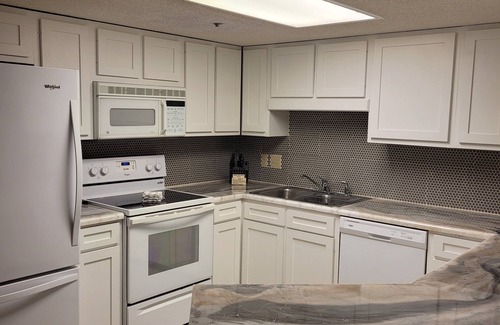Ono Island Condo | See why this Condo is in High Demand! 3 Bedroom @ Phoenix IV