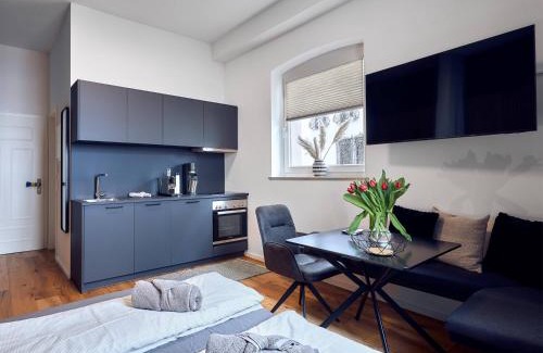 Staad Apartment | seeglueck HAFENBLICK - Stilvolle Ferienwohnung direkt am See und Fährhafen in Konstanz, in der Nähe der Universität