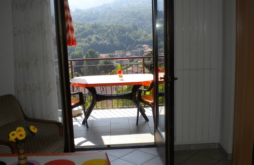 Castello Apartment | Seenahe, quiet 3-Zi.-Whg., Nice location with pool and tennispl. in Castelveccana