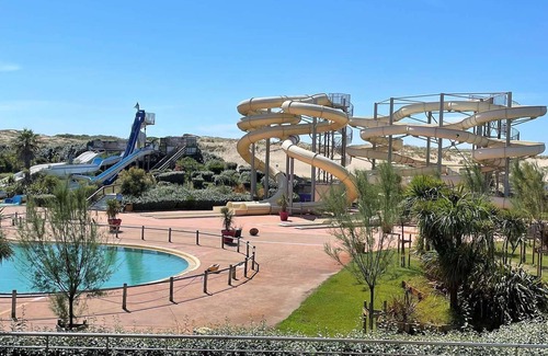 Le Penon Apartment | Seignosse Ocean, apartment studio, 200m from the beach and shops, view of the dunes and water.